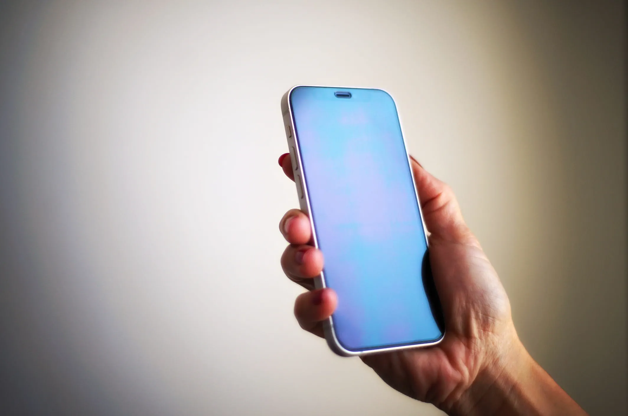 Omdia Samsung regains Southeast Asia leadership in 2025 as smartphone shipments dip 1%