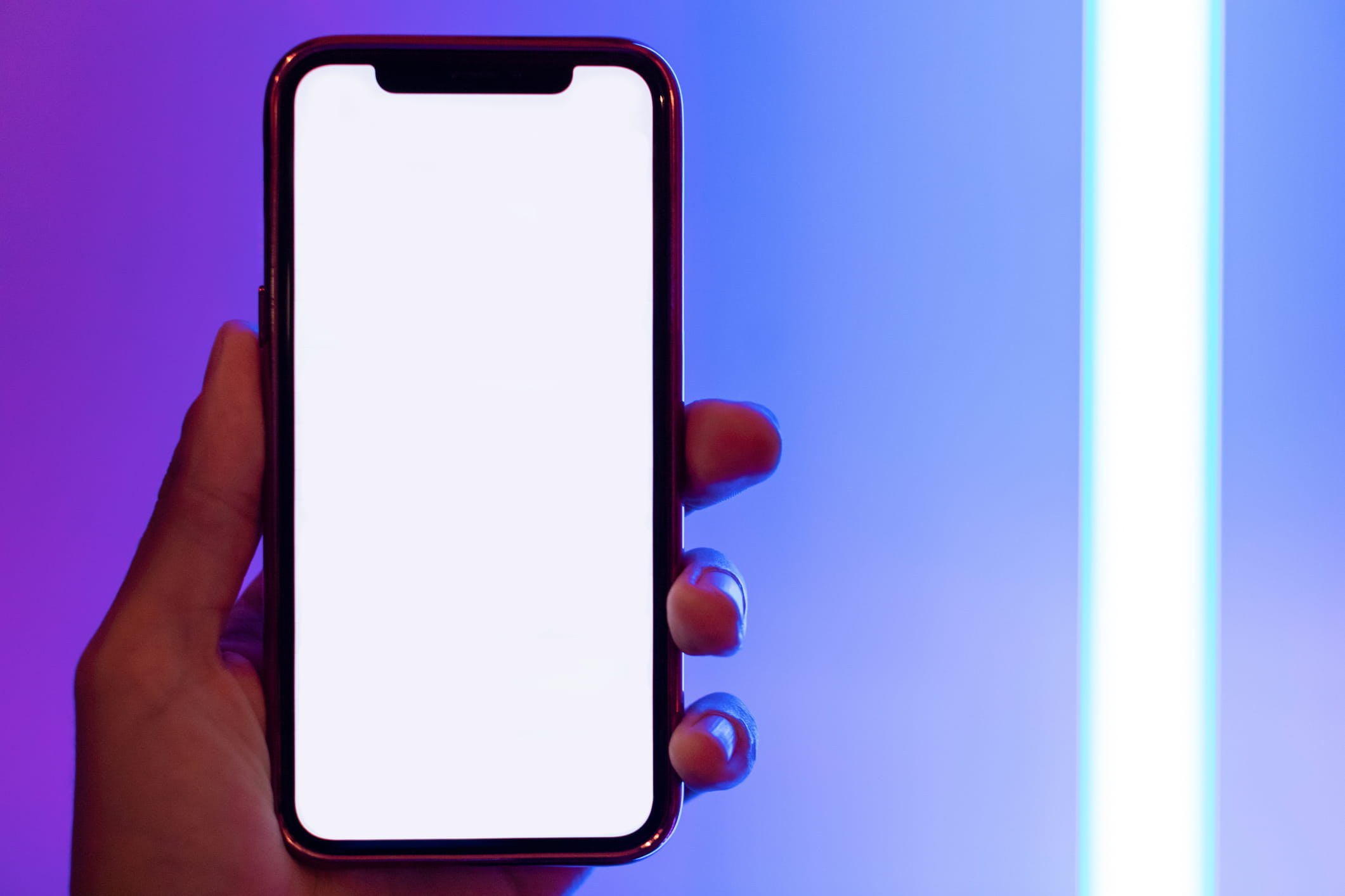 India’s smartphone market slipped 1% in 2025