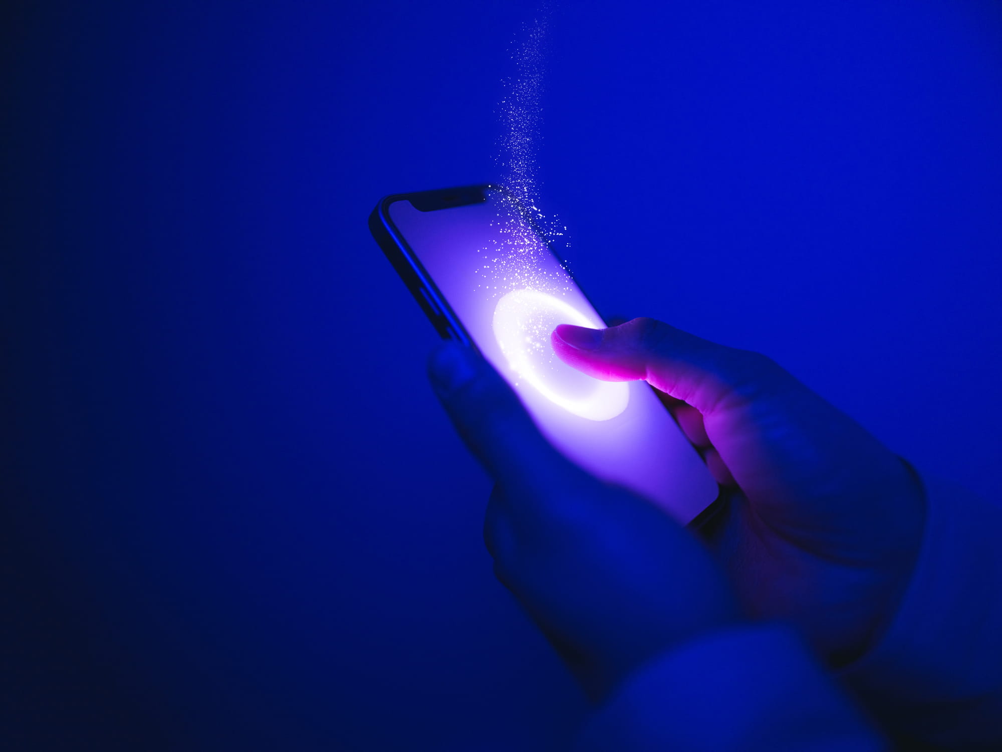 Global smartphone GettyImages-2218398167 (1).jpg